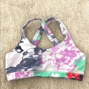 Lululemon women’s sports bra